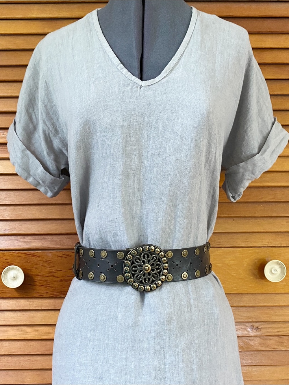 Sonoma Belt Womens Size Small 26"-37" Brown Leather Brass Tone Buckle Wide Round